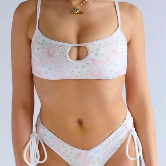 frankie's bikini × sydney sweeney - Picture 4 of 5